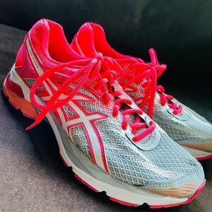 Mint condition Asics GEL-Flux 4 womens 8 39.5 EUR